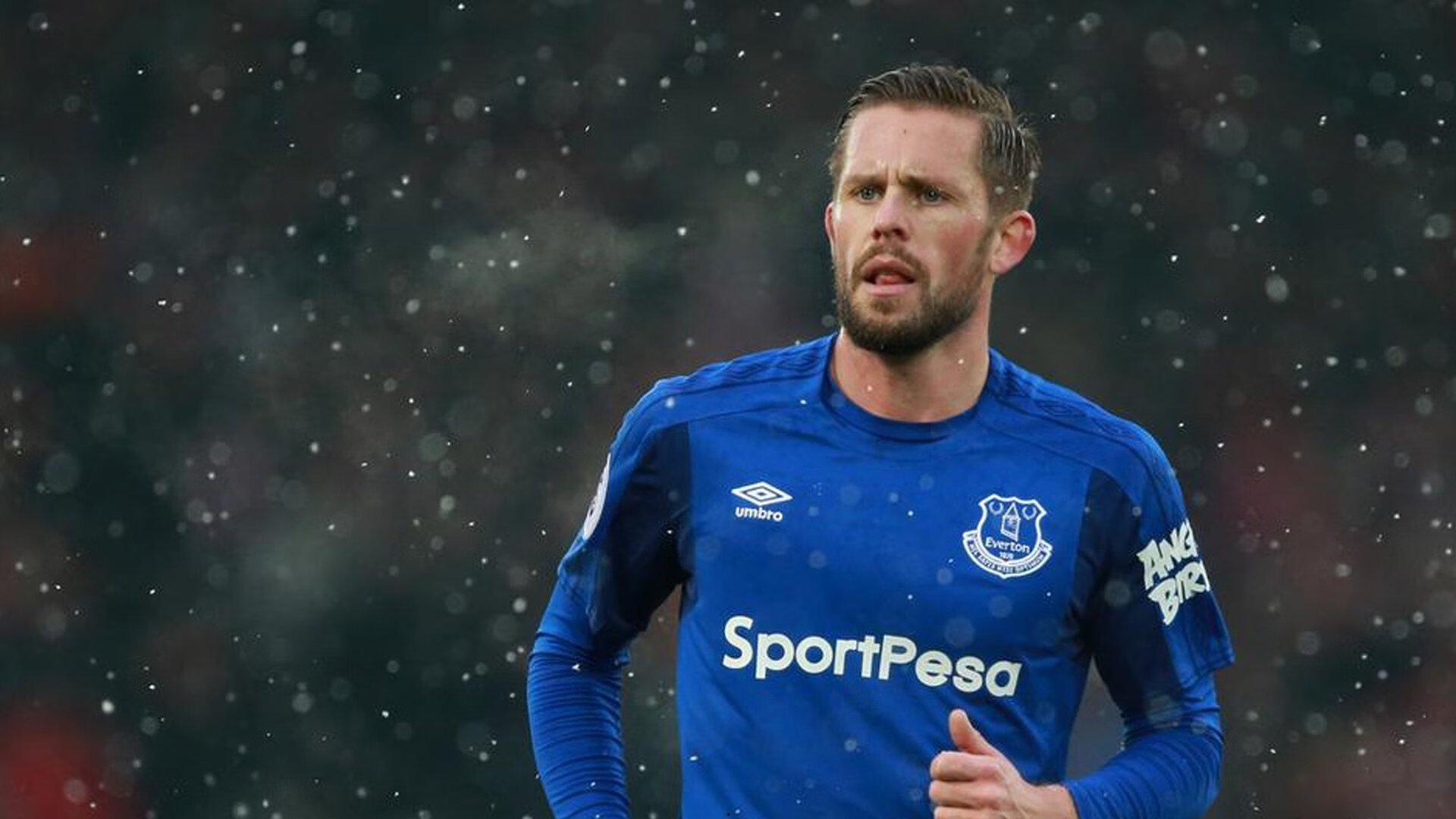 德国足坛炸锅，莱万第2次被抢劫，建议颁奖给贝利